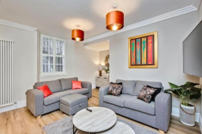 Spectacular 2 bed, 2 bath in Edinburgh City Centre